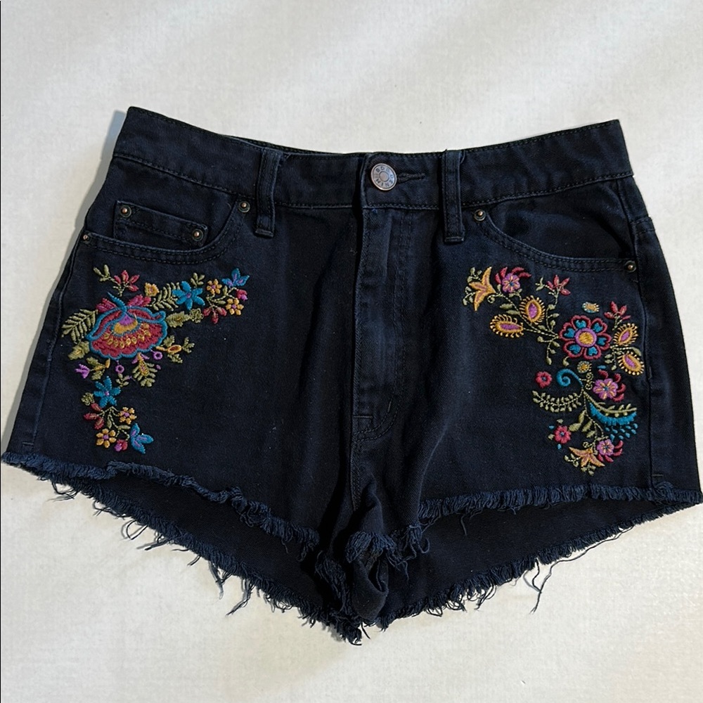Anthropolpgie BDG High Rise Dree Embroidered Black Denim Shorts - Picture 1 of 15